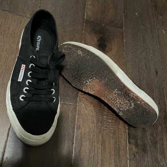 Superga Italian sneakers! - Picture 2 of 4